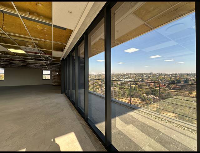 1,387M² OFFICE TO LET IN GLENADRIENNE